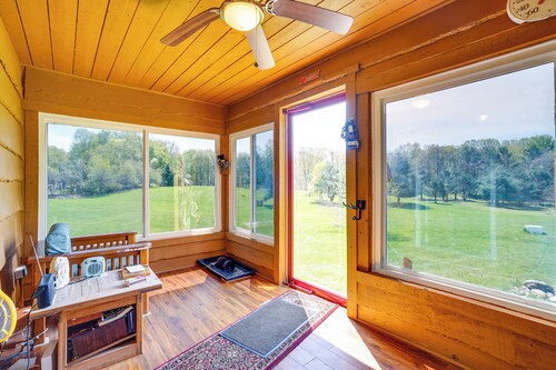 Cozy Upstate New York Getaway w/ Fire Pit!