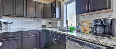 House (2 Bedrooms) | Interior