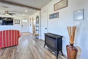 Interior - Boho Mountain Home Escape, Walk to Marina! (Mountain Home)