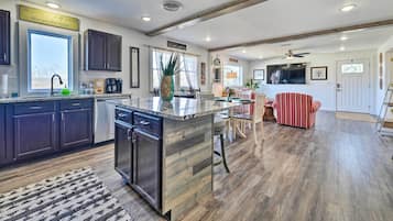 House (2 Bedrooms) | Interior