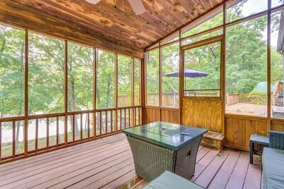 阿肯色湖畔住所 - 甲板、烤架和火坑