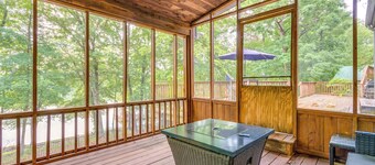Lakefront Arkansas Abode - Deck, Grill & Fire Pit
