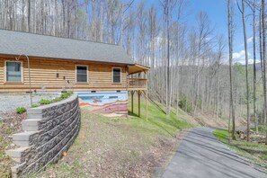 Interior - Furnished Deck & Fire Pit: Serene Marshall Cabin! (Marshall)