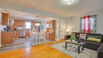 House (5 Bedrooms) | Front of property