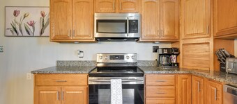 Deck & Grill: Convenient Home in Hummelstown