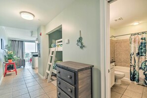 Apartment (1 Bedroom) | Interior - Gulf Shores Condo w/ Pool View: Walk to Beach! (Gulf Shores)