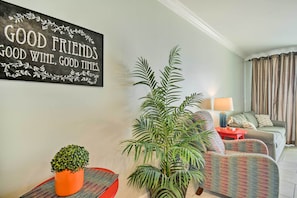 Apartment (1 Bedroom) | Interior - Gulf Shores Condo w/ Pool View: Walk to Beach! (Gulf Shores)