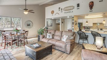 Apartment (2 Bedrooms) | Front of property