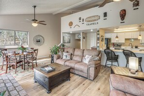 Apartment (2 Bedrooms) | Front of property - Walk to Golf & Trails! 'aspen House' in Flagstaff (Flagstaff)