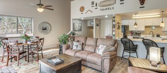 Walk to Golf & Trails! 'aspen House' in Flagstaff
