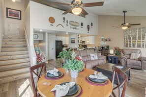 Apartment (2 Bedrooms) | Interior - Walk to Golf & Trails! 'aspen House' in Flagstaff (Flagstaff)