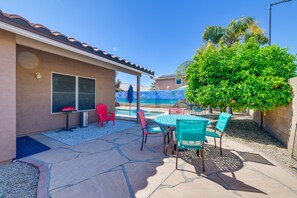 Outdoor dining - Gilbert Vacation Rental w/ Private Pool & Patio! (Gilbert)