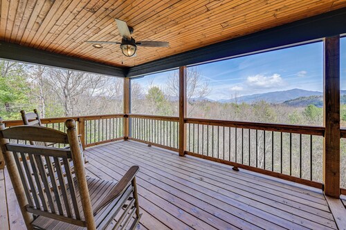 Smoky Mountain Cabin Rental: Game Room, Fire Pit!
