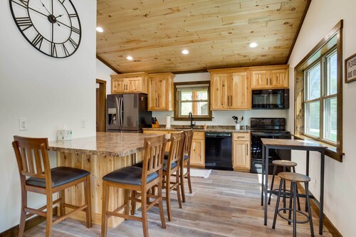 1/2 Mi to Lake Arbutus: Cabin w/ ATV Trail Access