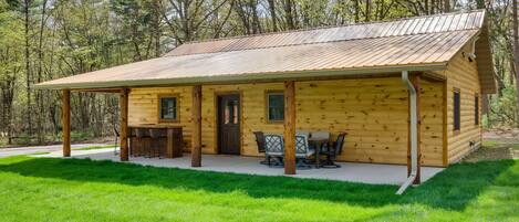 House (3 Bedrooms) | Exterior