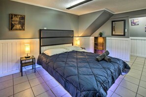 Apartment (0 Bedroom) | Desk, laptop workspace, iron/ironing board, bed sheets - Portage Studio: 11 Miles to Indiana Dunes! (Portage)