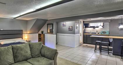 Portage Studio: 11 Miles to Indiana Dunes!