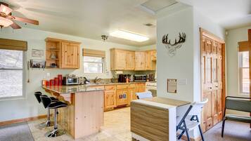 Mesin pembuat kopi/teh dan tisu