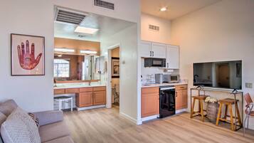 Apartment (0 Bedroom) | Front of property