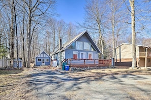 Exterior - Tobyhanna Home Near Kalahari w/ Lake & Pool Access (Tobyhanna)