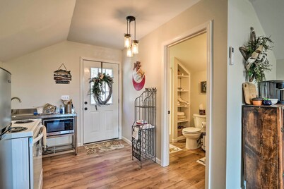 Cozy Lewisburg Getaway w/ Deck + Lake Access!