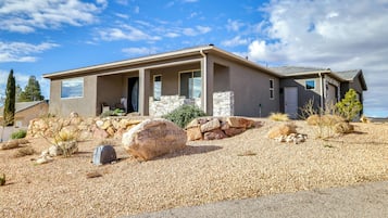 Apartment (2 Bedrooms) | Exterior