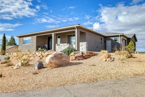 Apartment (2 Bedrooms) | Exterior