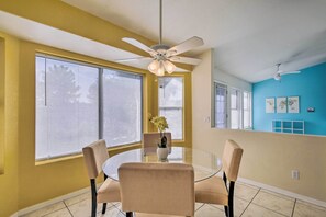 Dining - Modern Glendale Home Near Golfing & Stadiums! (Glendale)