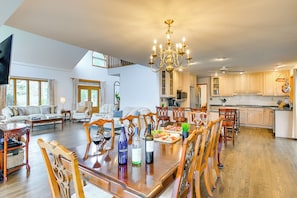 House (4 Bedrooms) | Interior