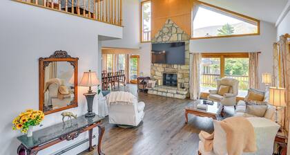New York Retreat - Furnished Deck & Mountain Views