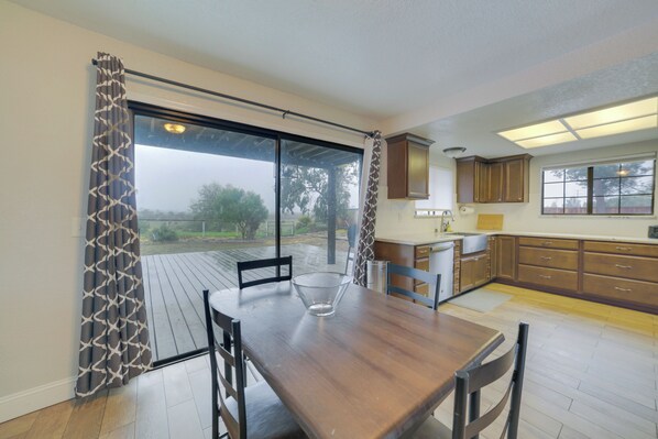 House (3 Bedrooms) | Interior - Pet-friendly Hollister Getaway w/ Grill! (Hollister)