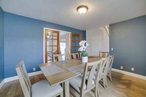 House (3 Bedrooms) | Interior - Pet-friendly Hollister Getaway w/ Grill! (Hollister)
