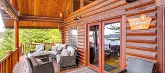 Rustic Gotham Bay Cabin on Lake Coeur D'alene