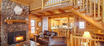 Rustic Gotham Bay Cabin on Lake Coeur D'alene