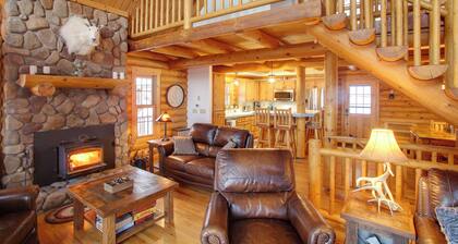 Rustic Gotham Bay Cabin on Lake Coeur D'alene