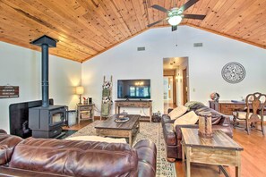 House (3 Bedrooms) | Interior