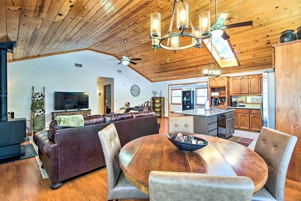 House (3 Bedrooms) | Interior