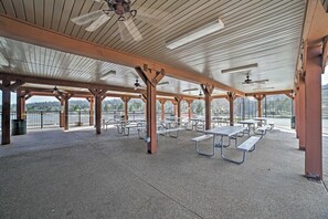 Interior - Family-friendly Branson Condo w/ Golf Course Views (Branson West)