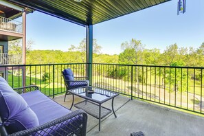 Interior - Family-friendly Branson Condo w/ Golf Course Views (Branson West)