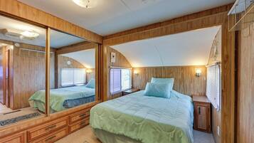 House (1 Bedroom) | Interior