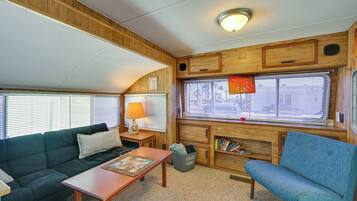 House (1 Bedroom) | Interior