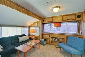 House (1 Bedroom) | Interior