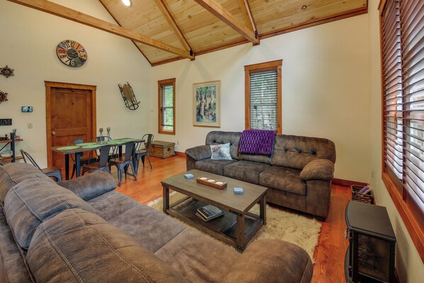 Cottage (4 Bedrooms) | Interior - Downtown Bonners Ferry Home w/ Covered Porch! (Bonners Ferry)