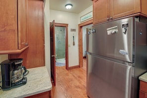 Cottage (4 Bedrooms) | Interior - Downtown Bonners Ferry Home w/ Covered Porch! (Bonners Ferry)