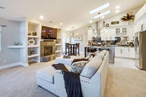 Near Red Rocks: Golden Getaway w/ Deck!