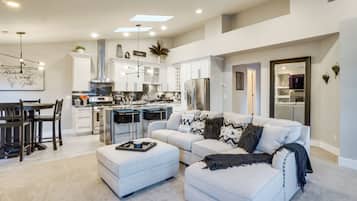 House (3 Bedrooms) | Front of property