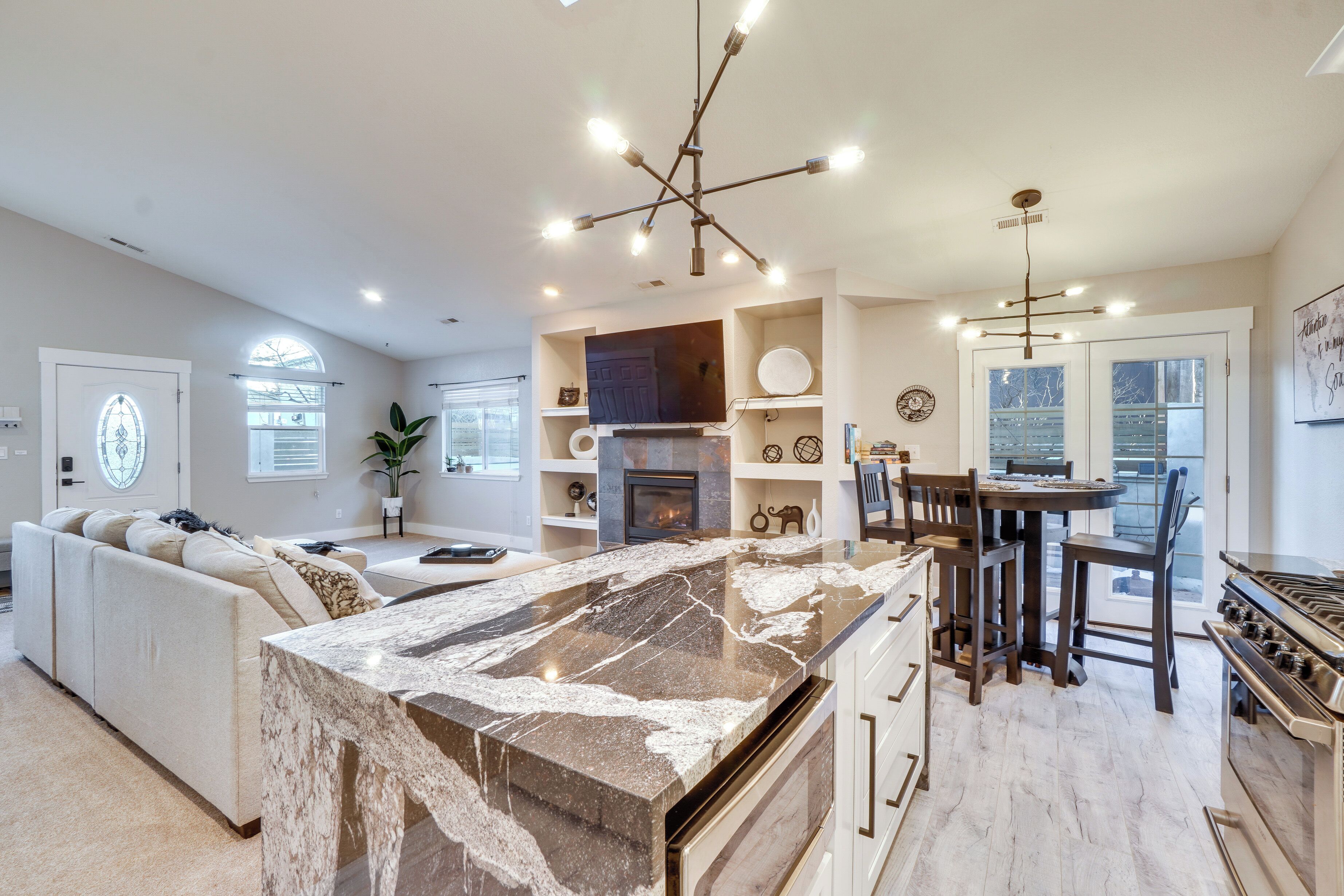 House (3 Bedrooms) | Interior