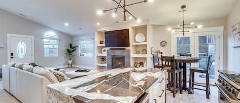 House (3 Bedrooms) | Interior