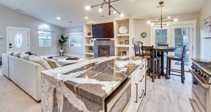 Near Red Rocks: Golden Getaway w/ Deck!