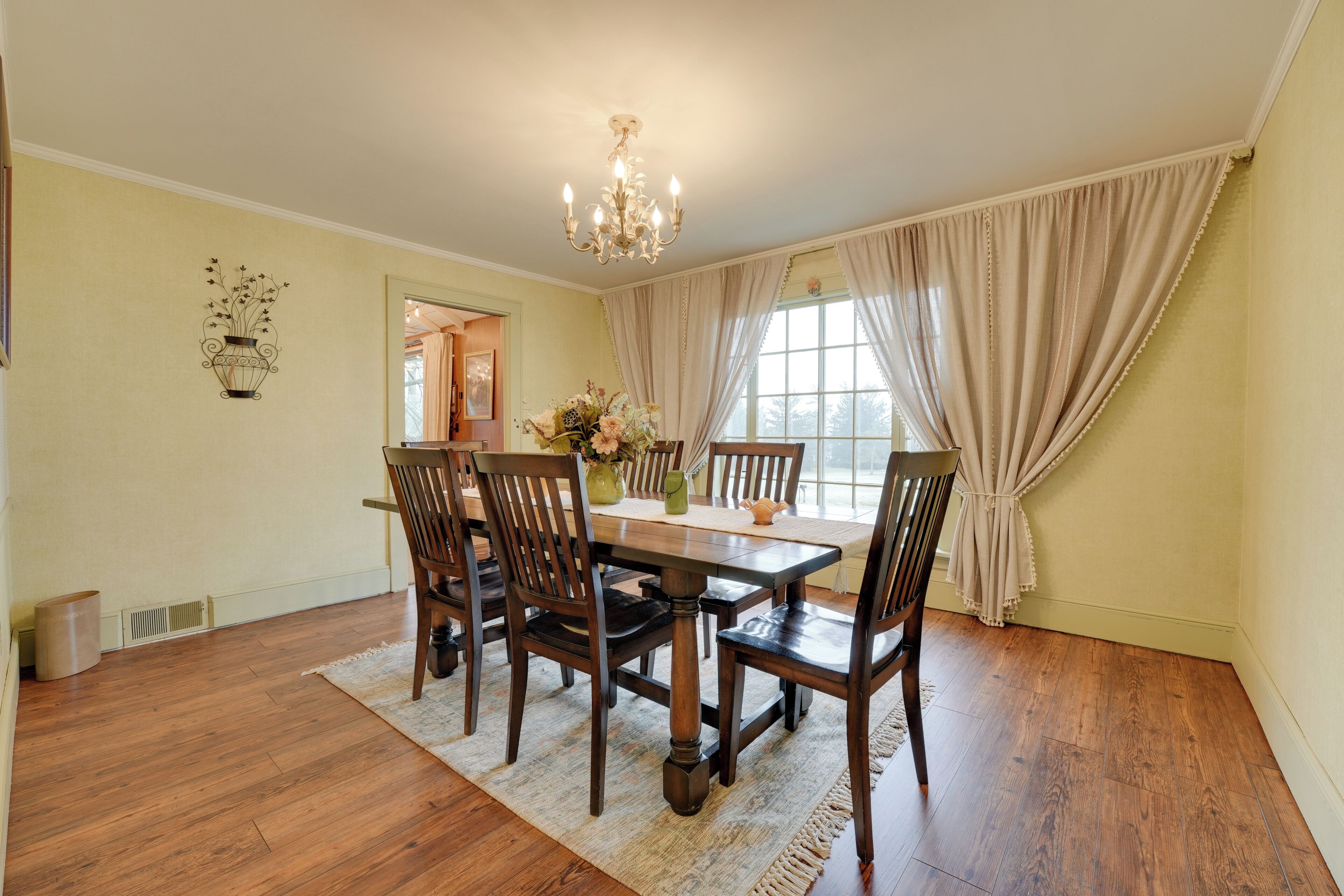 House (4 Bedrooms) | Interior